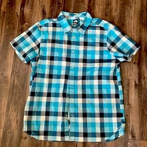 Men’s north face extra large shirt button down